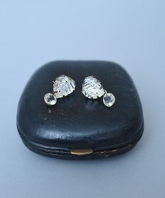 monshiro ハナミズキプチピアス