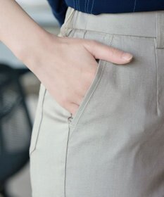 Tiaclasse L 麻混ストレッチテーパードパンツ