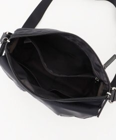 Y'SACCS ダブルタブ　トラベルポシェット