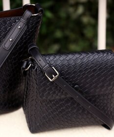 Tiaclasse 【2点セット】編み込み風ショルダーバッグ＋ショルダーポーチ付き