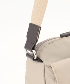 Y'SACCS ダブルタブ　トラベルポシェット