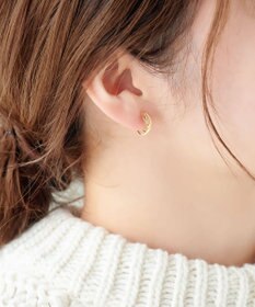 Phoebe 〈シリーズ累計販売10000点突破！〉〈痛くないシリーズ/金属アレルギー対応〉クロスフープクリスタルループフィットイヤリング　ゴールド