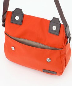 Y'SACCS ダブルタブ　トラベルポシェット