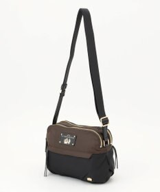 LA BAGAGERIE ウォータープルーフナイロン　スクエアショルダー