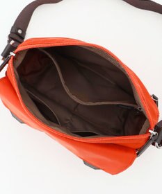 Y'SACCS ダブルタブ　トラベルポシェット