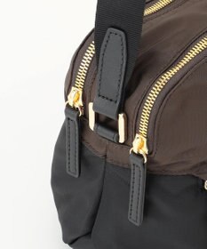 LA BAGAGERIE ウォータープルーフナイロン　スクエアショルダー