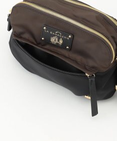 LA BAGAGERIE ウォータープルーフナイロン　スクエアショルダー