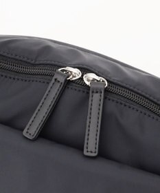 Y'SACCS ダブルタブ　トラベルポシェット