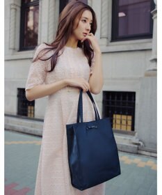 TOCCA 【A4サイズ対応・一部カラー撥水】TINY RIBBON SUBBAG サブバッグ ネイビー系