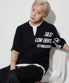 WEGO 【ユニセックス着用ITEM/MLサイズ展開】キーネックフェイクレイヤードグラフィックT（SS）