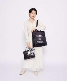Maison de FLEUR サテンパールブランドロゴ刺繍トートバッグ