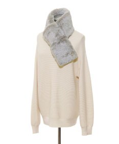 MOONBAT 【WEB限定】FURLA スノートップ チャーム付きフェイクファーマフラー