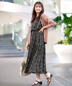 Tiaclasse 【洗える】花柄タックフレンチスリーブワンピース