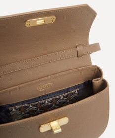 LIBERTY. アイフィス レザー ラウンド クロスボディバッグ