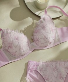 une nana cool 小さく見せるブラ ミニマイザーブラ レース