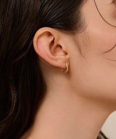 Phoebe 〈金属アレルギー対応〉スキニードロップフープワンタッチピアス　ゴールド/ニッケルフリー