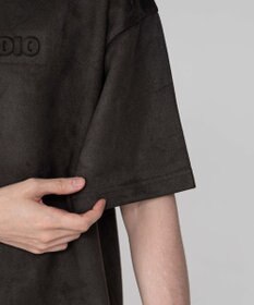 WEGO 【ユニセックス着用ITEM/MLサイズ展開】フェイクスウェードエンボスロゴT（SS）