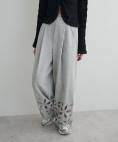 Green Parks フラワーくり抜き刺繍スウェットワイドパンツ