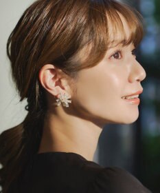 Tiaclasse リボンフラワービジューピアス