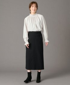 ANY フリルネックブラウス