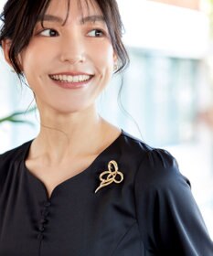 Tiaclasse ツイストブローチ