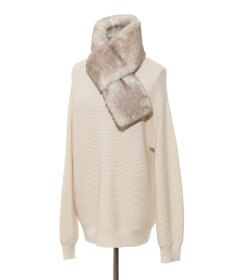 MOONBAT 【WEB限定】FURLA スノートップ チャーム付きフェイクファーマフラー