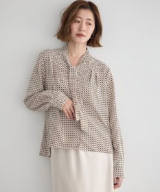 YECCA VECCA ジオメ柄ボウタイブラウス
