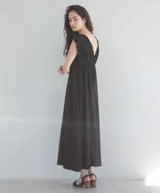 Green Parks ■ＥＳＣＡＲ　フリルＶネックワンピース