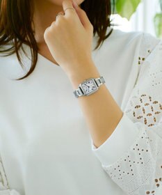 CITIZEN 【替えバンド付き電波時計】電池交換不要のスクウェア2wayモデル シルバーカラー×グレージュバンド ES9500-51A