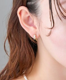 Phoebe 【金属アレルギー対応】【痛くないシリーズ】ストレートシャインクリスタルループフィットイヤリング　ゴールド