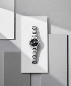 CITIZEN 【xC ロングセラーシリーズ】上品なブラックカラーの電波時計