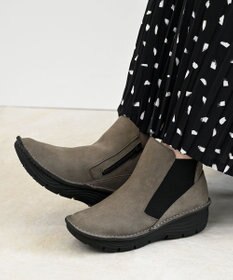 Pointer 本革超軽量サイドゴアショートブーツ