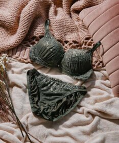 San-ai Resort（三愛水着楽園） 【northerly bra フィットシリーズ 谷間メイク】 カシュクールレースモールド ブラジャー＆ショーツSet B～Fカップ