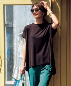 UNFILO 【シワになりにくい】BEAUTY FORM バックフレアTシャツ