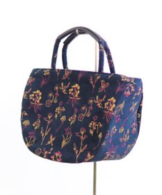 AND WOOL 花刺繍の半円バッグ