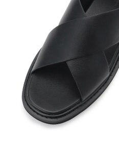 23区 【Oggi8月号掲載】クロス サンダル