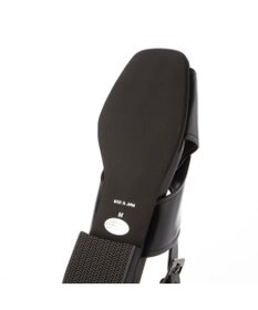 ing <ing>クロスベルトストラップサンダル