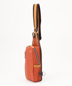 UNBILLION Otias シュリンクレザーオイル仕上げタテ型ボディバッグ