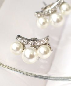 Tiaclasse 【金属アレルギー対応】3粒パールピアス