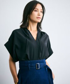 BEIGE， 【洗える/接触冷感/速乾/UVケア対応】BATEAU / Vネックバックギャザーハーフスリーブブラウス Black