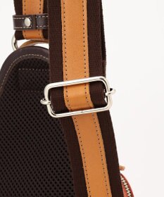 UNBILLION Otias シュリンクレザーオイル仕上げタテ型ボディバッグ