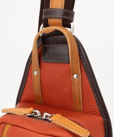 UNBILLION Otias シュリンクレザーオイル仕上げタテ型ボディバッグ