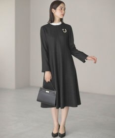 組曲 ベルトデザインスクエアショルダーバッグ