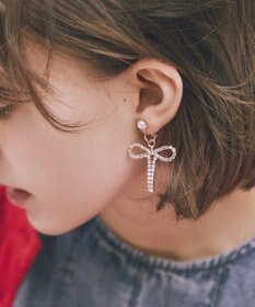 Maison de FLEUR ダイヤレーンリボンイヤリング