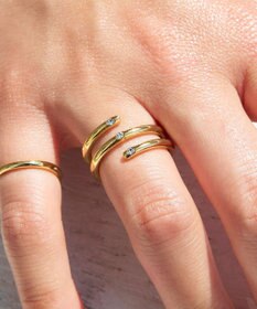 Tiaclasse ポイントストーンリング