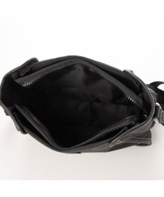 Y'SACCS ヒートエンボス ポルカドットポシェット