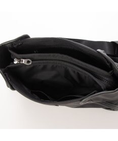 Y'SACCS ヒートエンボス ポルカドットポシェット