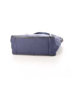 Y'SACCS ヒートエンボス ポルカドットポシェット