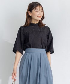 組曲 【WEB限定色あり】エンブロイダリーレース　ハイネック半袖ブラウス