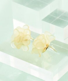 Phoebe マーガレットフラワーカラーピアス  アイボリー